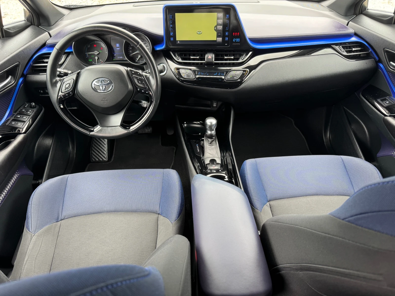 Toyota C-HR Hybride , снимка 10 - Автомобили и джипове - 54685265