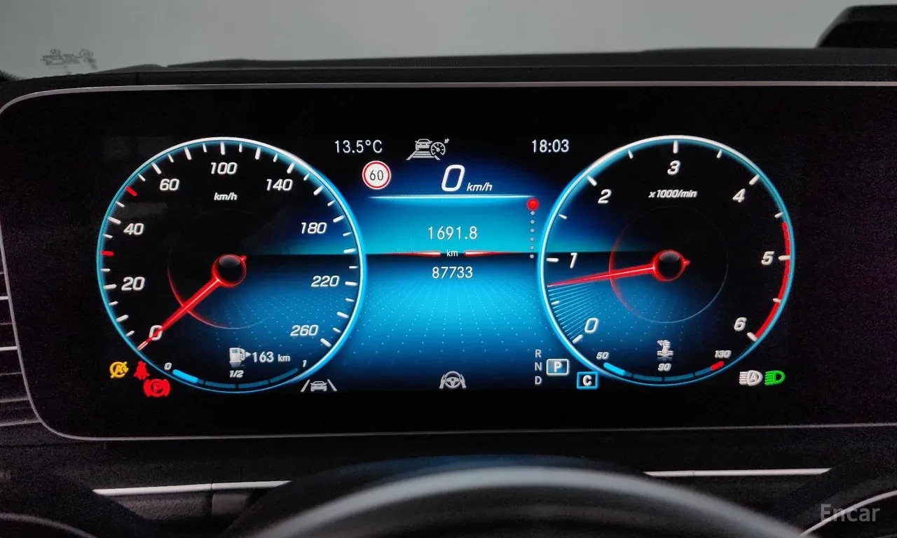 Mercedes-Benz GLE 400 d* Coupe* burmester* multibeam led* Parking As, снимка 15 - Автомобили и джипове - 54729806