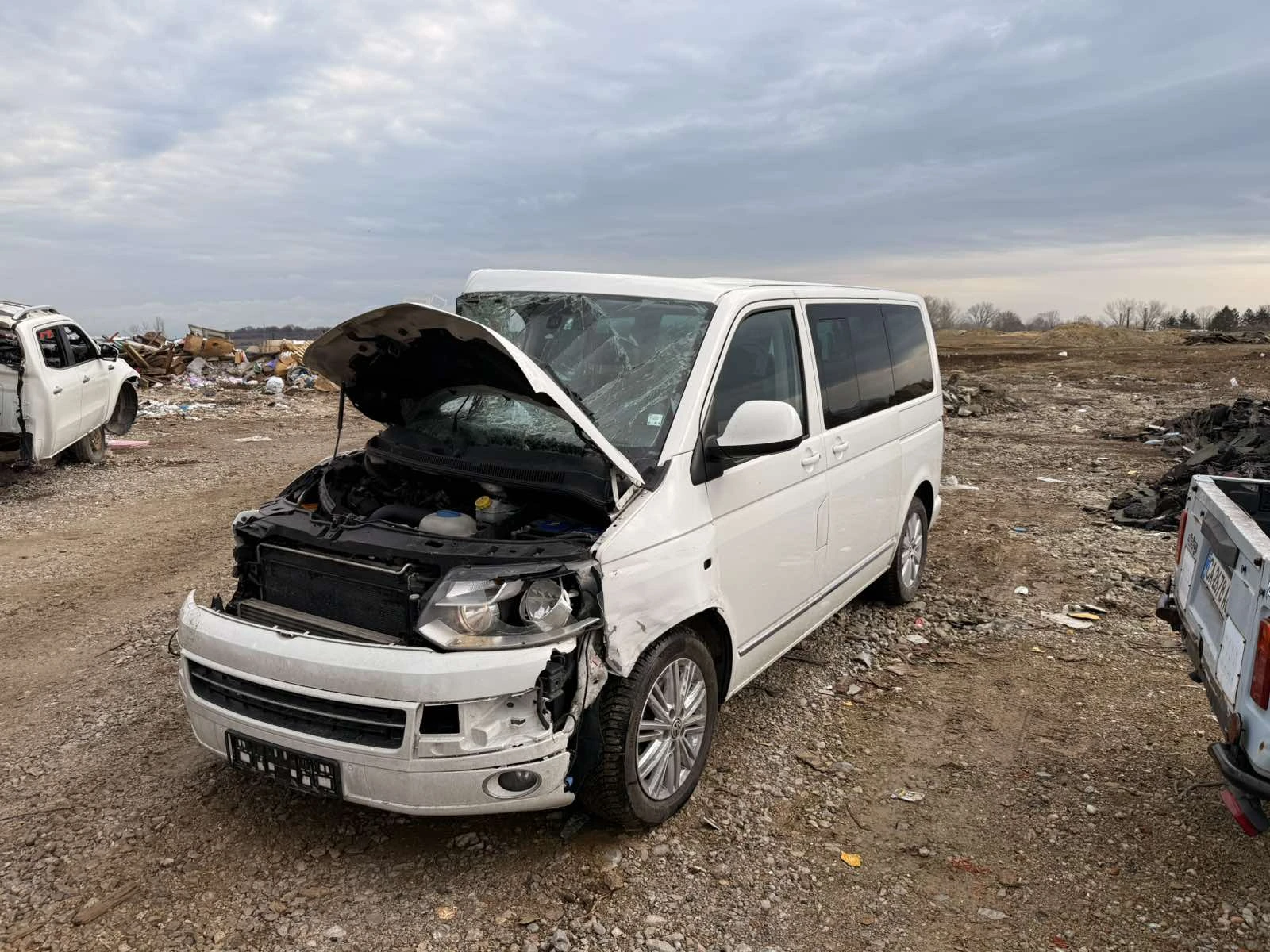 VW Multivan 2.0tdi 177hp DSG, снимка 2 - Бусове и автобуси - 53721018