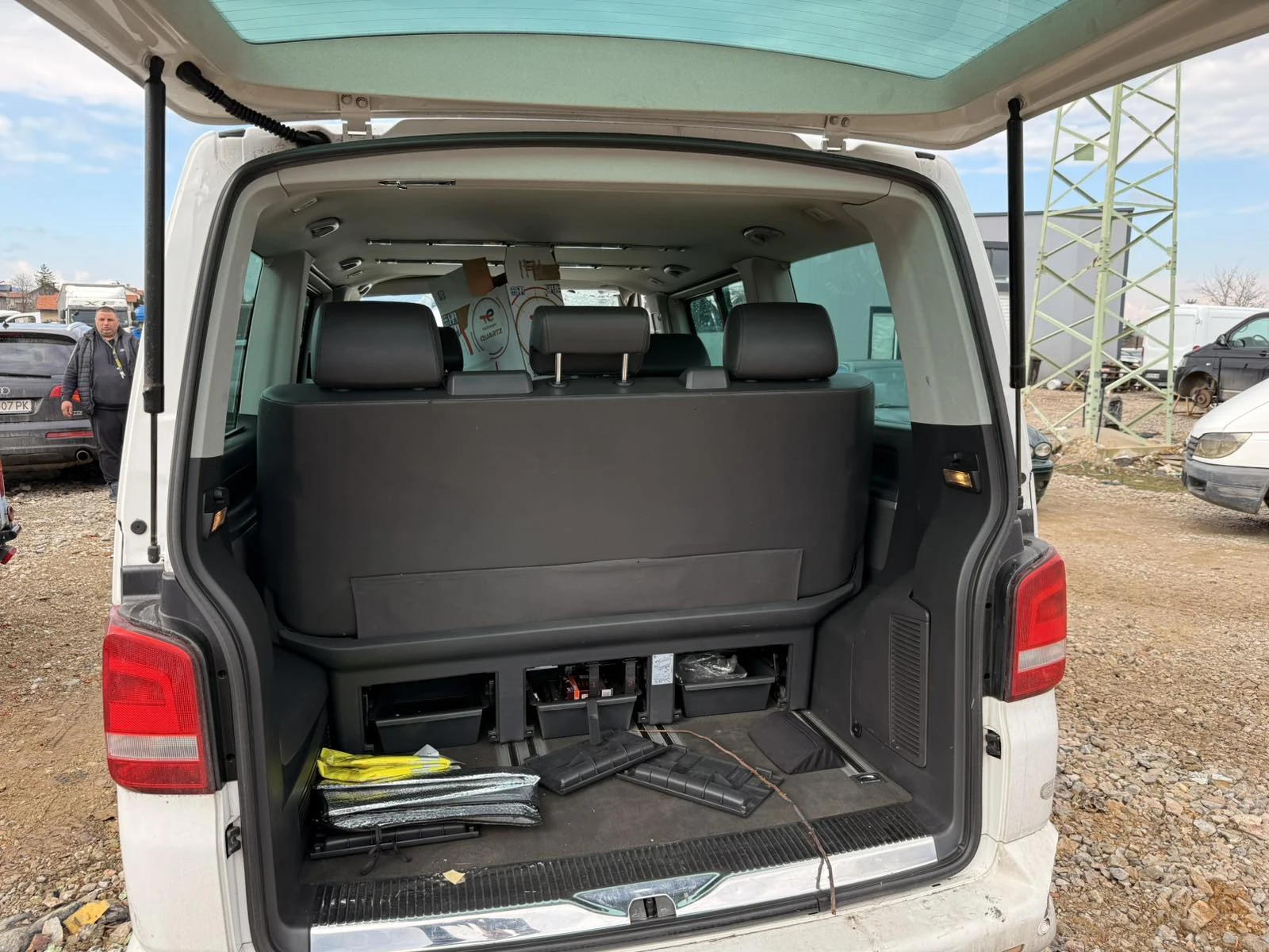 VW Multivan 2.0tdi 177hp DSG, снимка 12 - Бусове и автобуси - 53721018