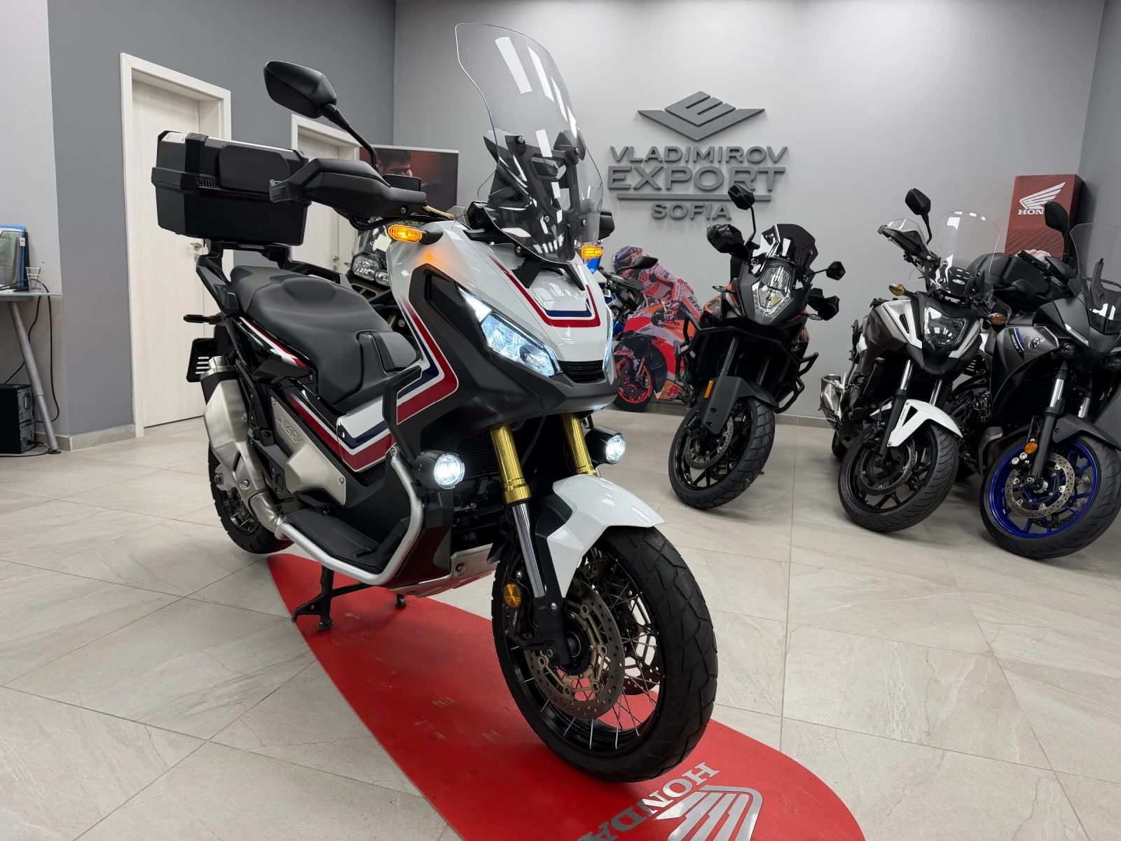 Honda X-ADV 750 HRC 2018 7500km!!!, снимка 9 - Мотоциклети и мототехника - 54417201