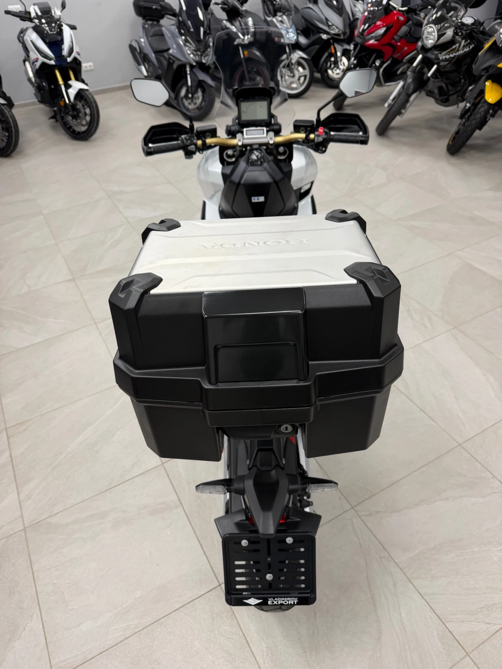 Honda X-ADV 750 HRC 2018 7500km!!!, снимка 5 - Мотоциклети и мототехника - 54417201