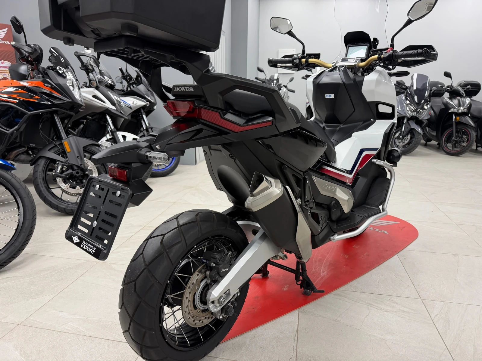 Honda X-ADV 750 HRC 2018 7500km!!!, снимка 4 - Мотоциклети и мототехника - 54417201