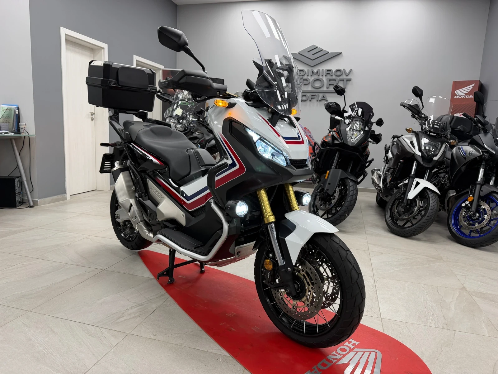 Honda X-ADV 750 HRC 2018 7500km!!!, снимка 10 - Мотоциклети и мототехника - 54417201