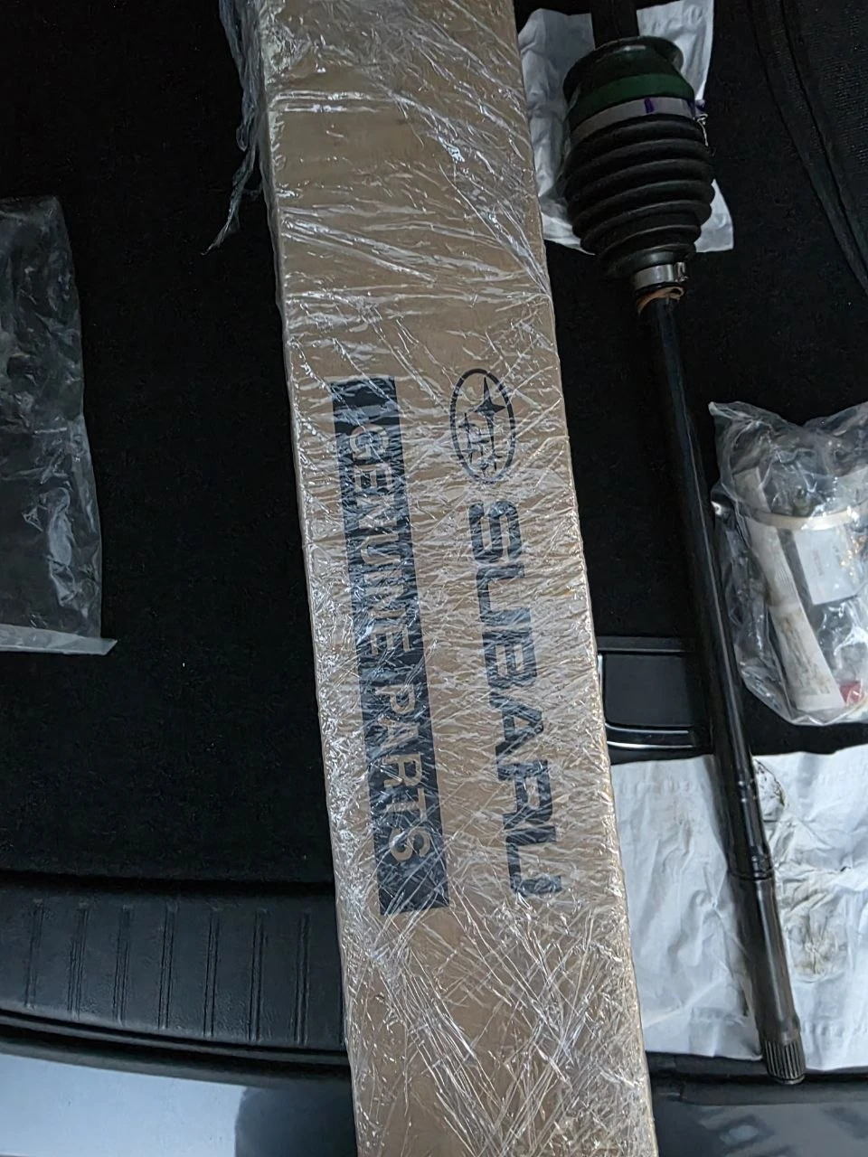 Subaru Forester външни карета (гранати) с прът нови оригинални 28391SG030, снимка 2 - Части - 55154224
