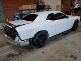 Dodge Challenger 3.6L 6 Rear-wheel drive, снимка 4
