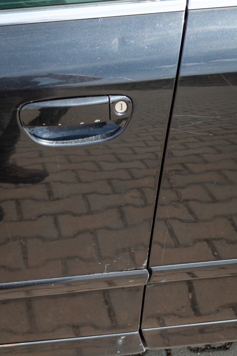 Audi A4 Avant 2.0, снимка 15 - Автомобили и джипове - 45779137