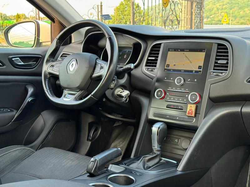 Renault Megane 1.5DCI АВТОМАТ ВСИЧКО ПЛАТЕНО, снимка 14 - Автомобили и джипове - 50668135