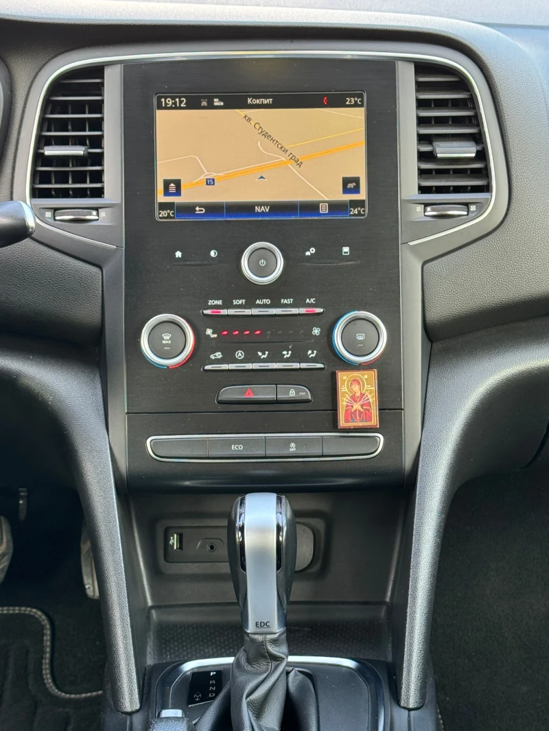 Renault Megane 1.5DCI АВТОМАТ ВСИЧКО ПЛАТЕНО, снимка 13 - Автомобили и джипове - 50668135