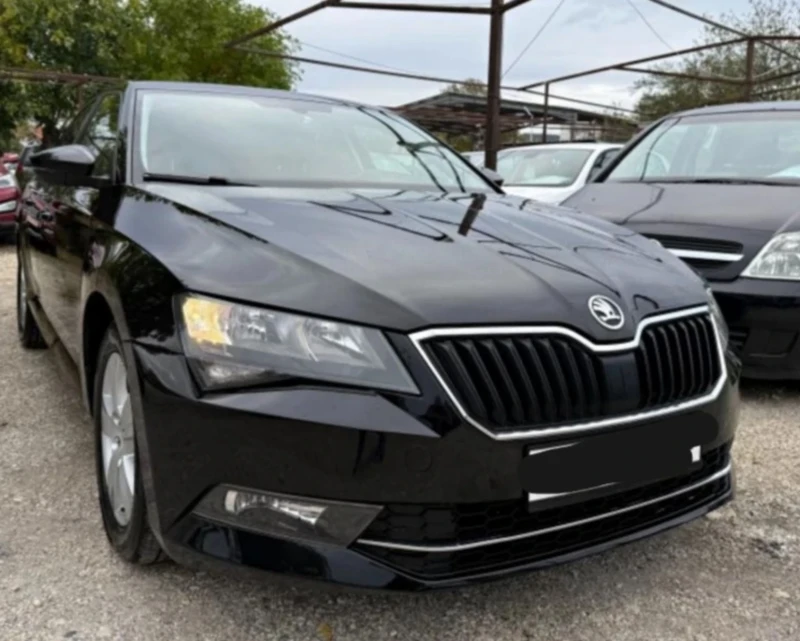 Skoda Superb Дистроник Автоматика DSG, снимка 2 - Автомобили и джипове - 52618531