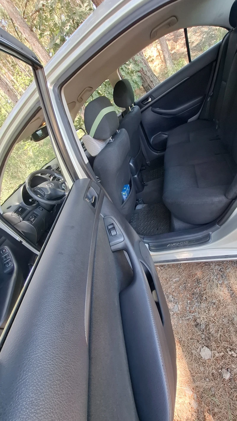Toyota Avensis, снимка 5 - Автомобили и джипове - 53053646