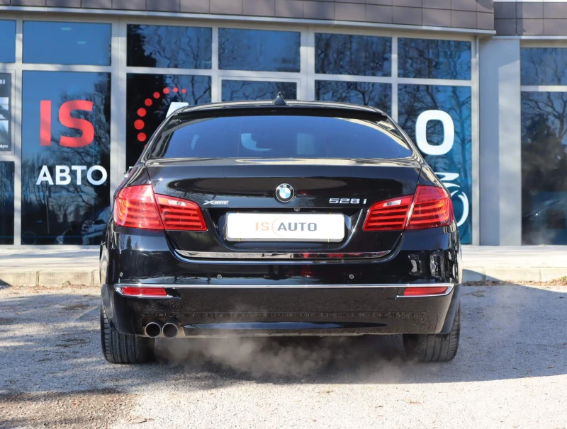 BMW 528 Luxury Line/PDC/Ambient/4xПодгрев/Камера, снимка 4 - Автомобили и джипове - 53166029