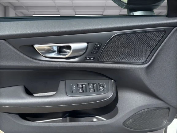 Volvo S60 B4 = Plus Dark = Гаранция - изображение 6