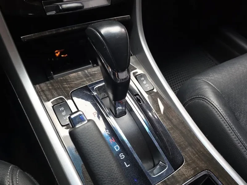 Honda Accord 2.4 9Th Generation, снимка 8 - Автомобили и джипове - 55985149