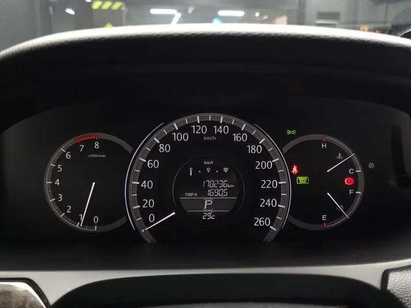 Honda Accord 2.4 9Th Generation, снимка 7 - Автомобили и джипове - 55985149