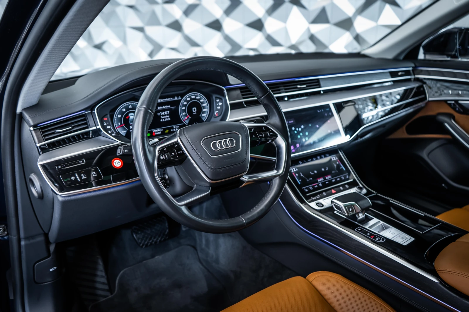 Audi A8 L 55 TFSI* B&O* Pano* Монитори - изображение 8