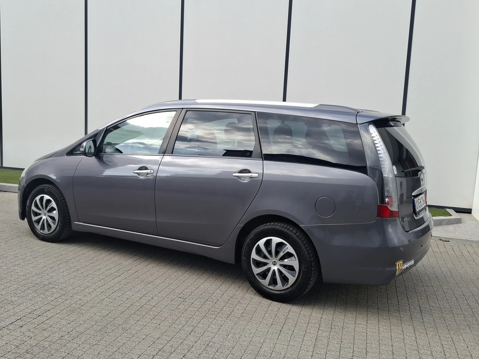 Mitsubishi Grandis 2.4i* (165кс)* * FACELIFT* * 6+ 1* * НОВ ВНОС*  - изображение 5
