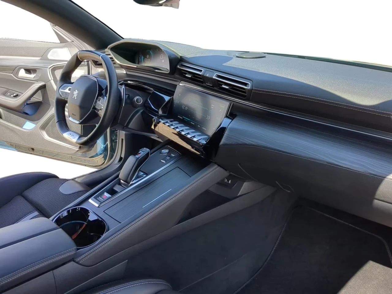 Peugeot 508 1.6PHEV/225HP/GTLINE/360/NAVI/FOCAL/ACC/LED/106z, снимка 12 - Автомобили и джипове - 53709555