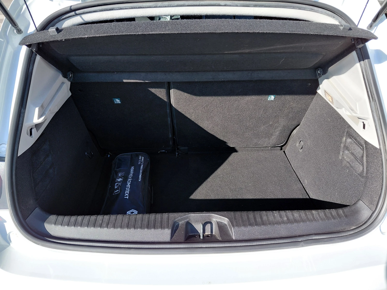 Renault Clio 1.0TCe /91k.c./6MT/Equilibre, снимка 15 - Автомобили и джипове - 53811316