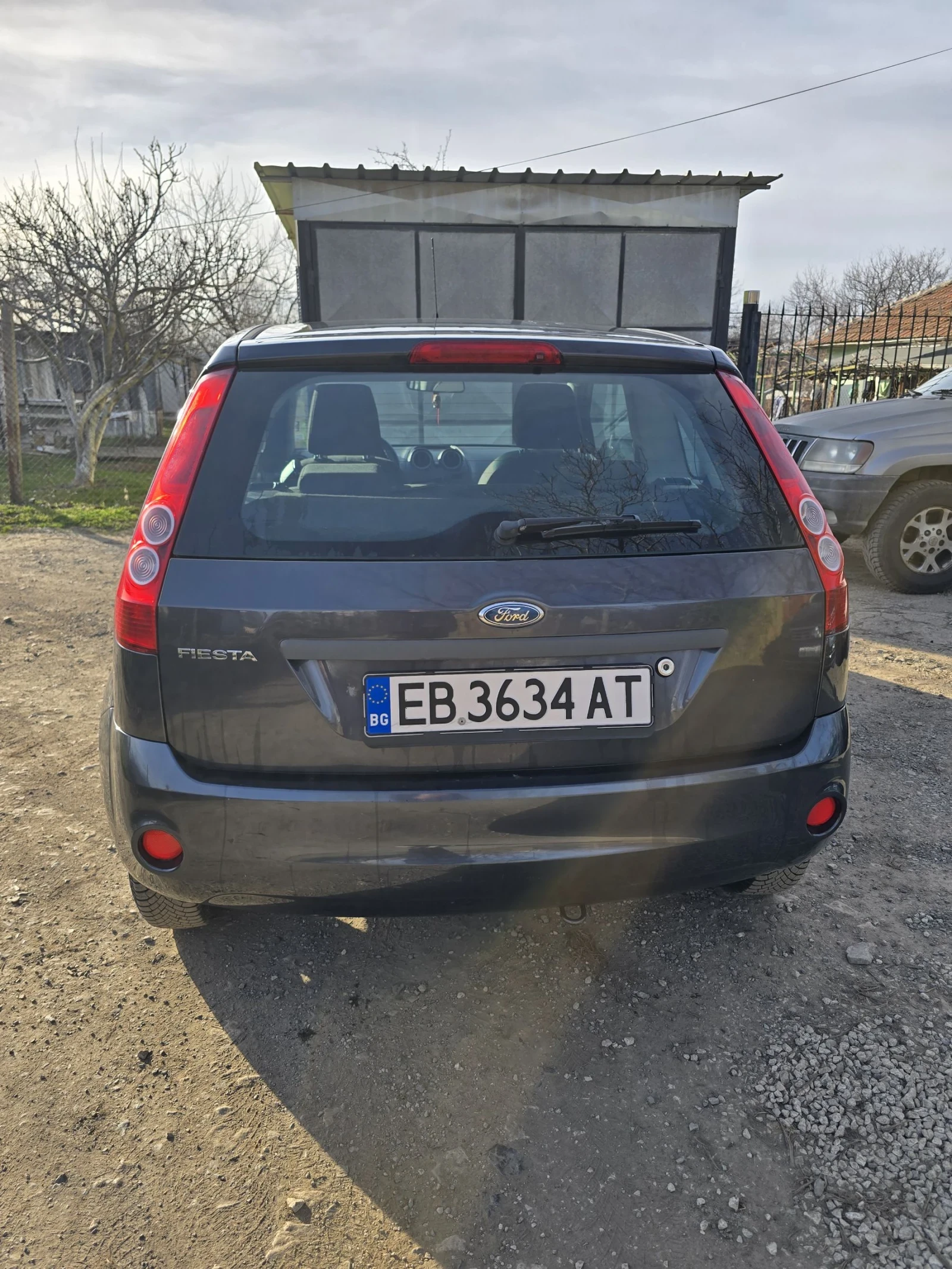 Ford Fiesta 1.4i 80кс КЛИМАТИК, снимка 5 - Автомобили и джипове - 53852996