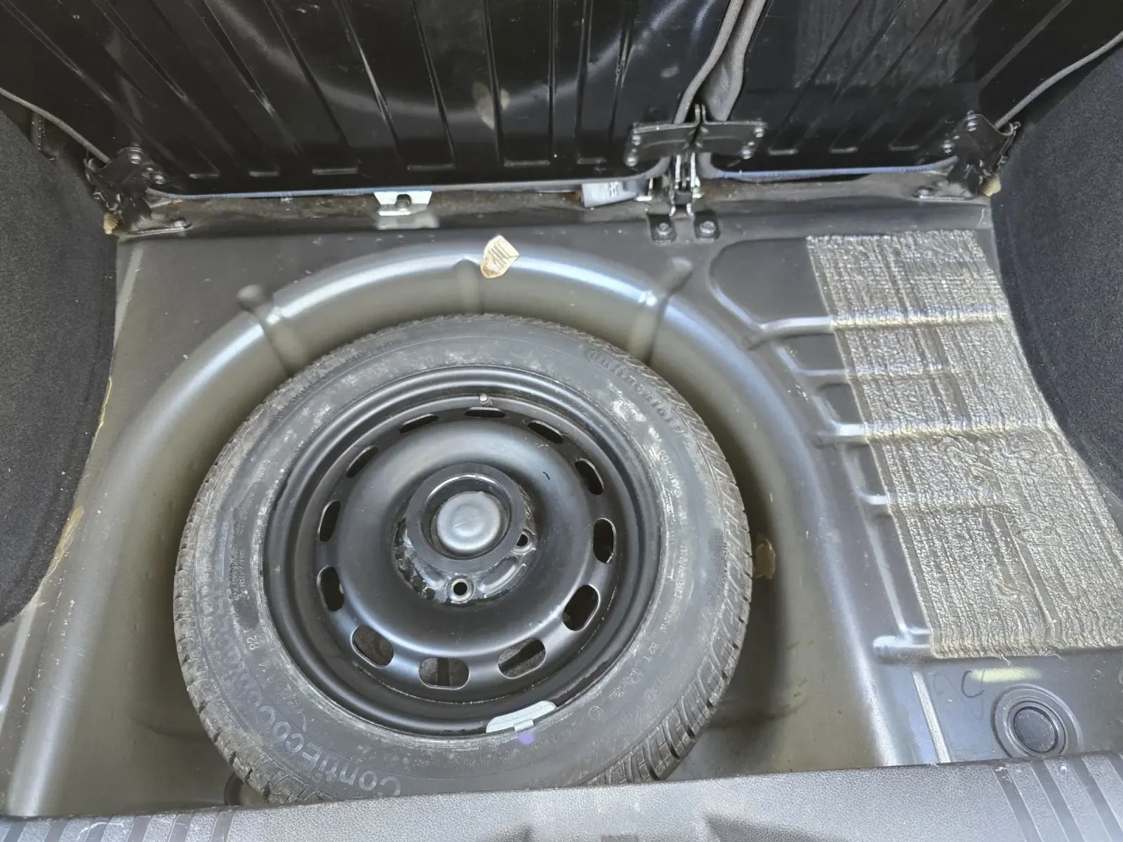 Ford Fiesta 1.4i 80кс КЛИМАТИК, снимка 13 - Автомобили и джипове - 53852996