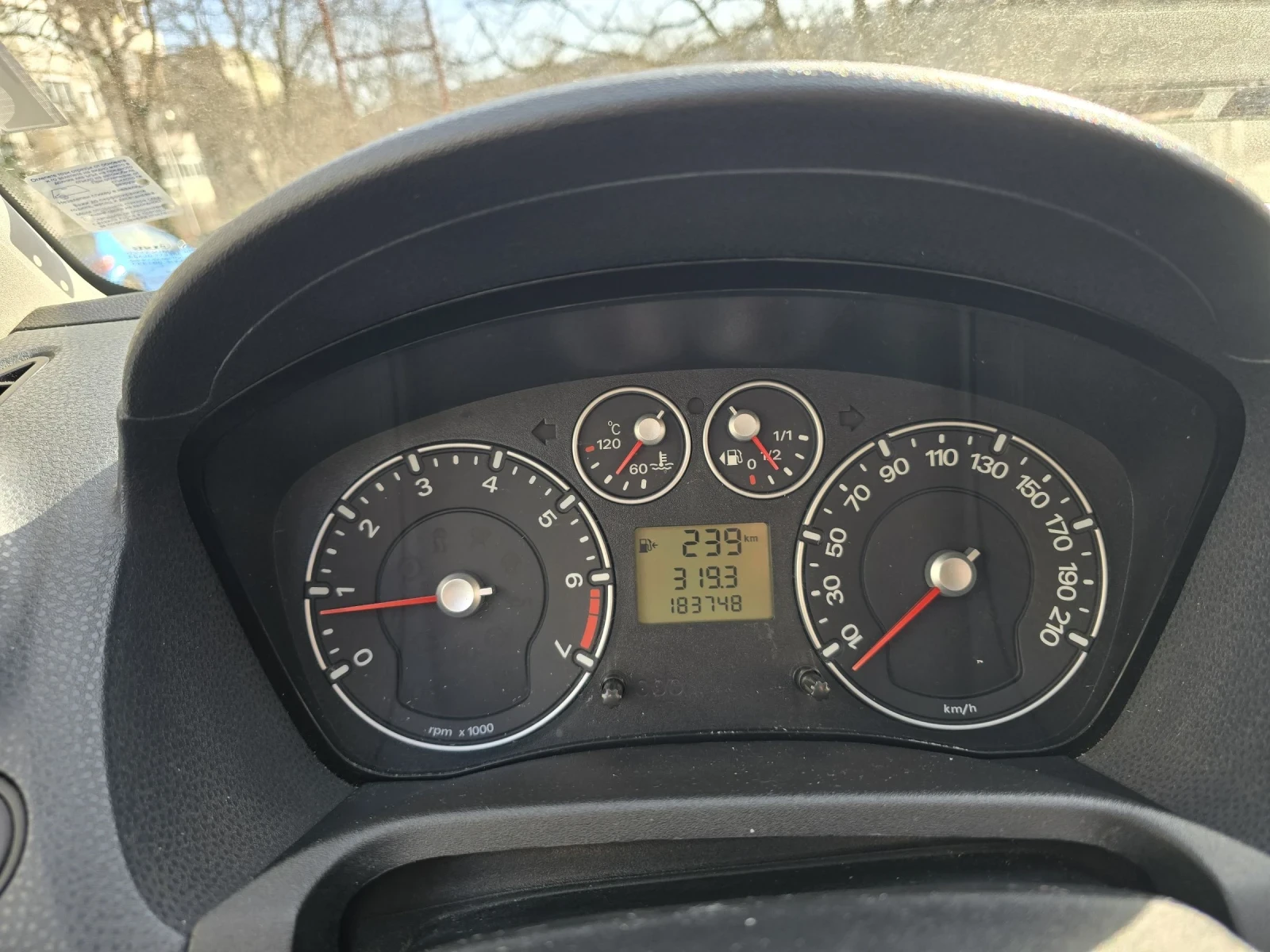 Ford Fiesta 1.4i 80кс КЛИМАТИК, снимка 12 - Автомобили и джипове - 53852996