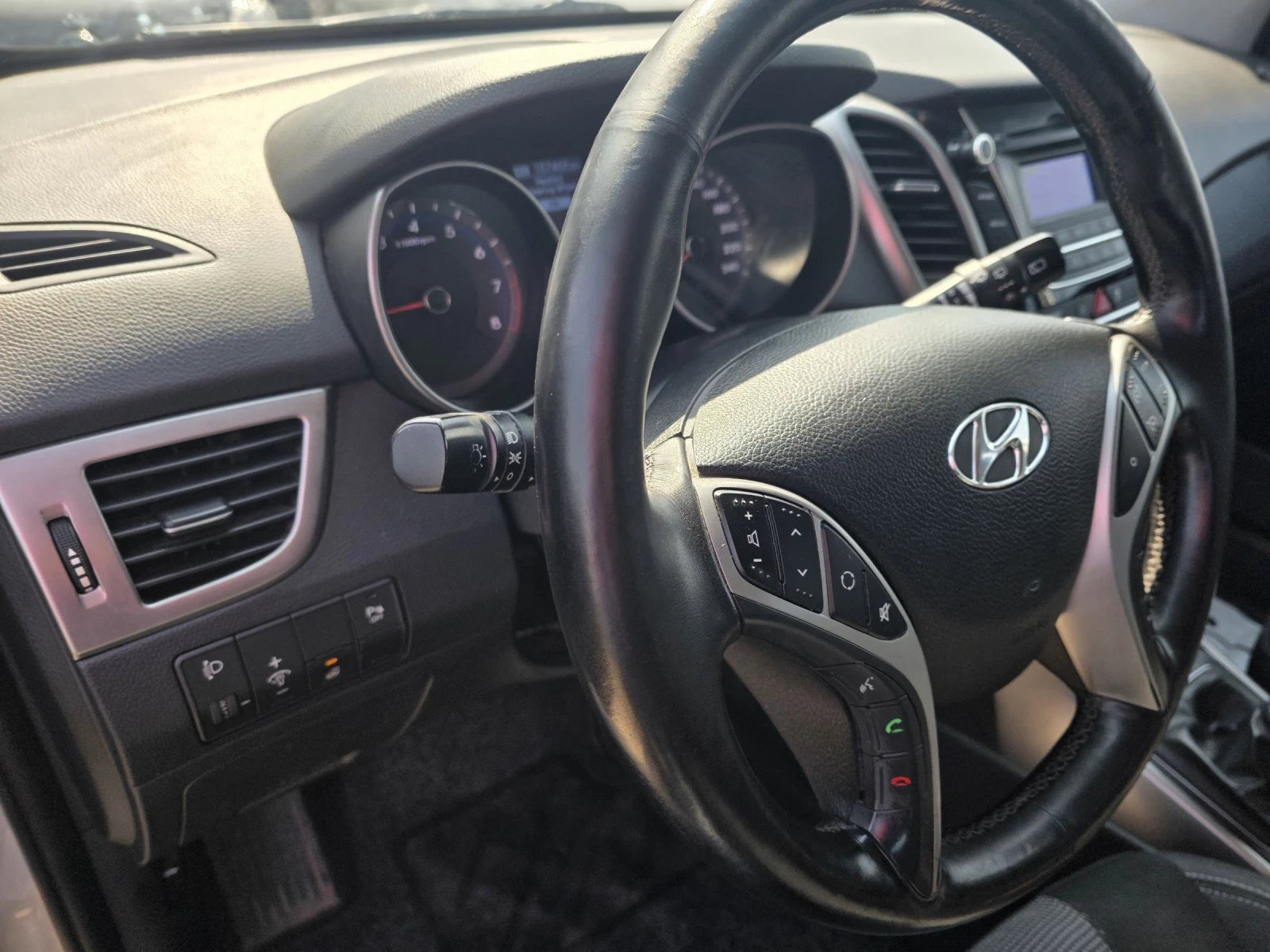 Hyundai I30 1.4 I ;LED �������� | Mobile.bg � ����������� 10