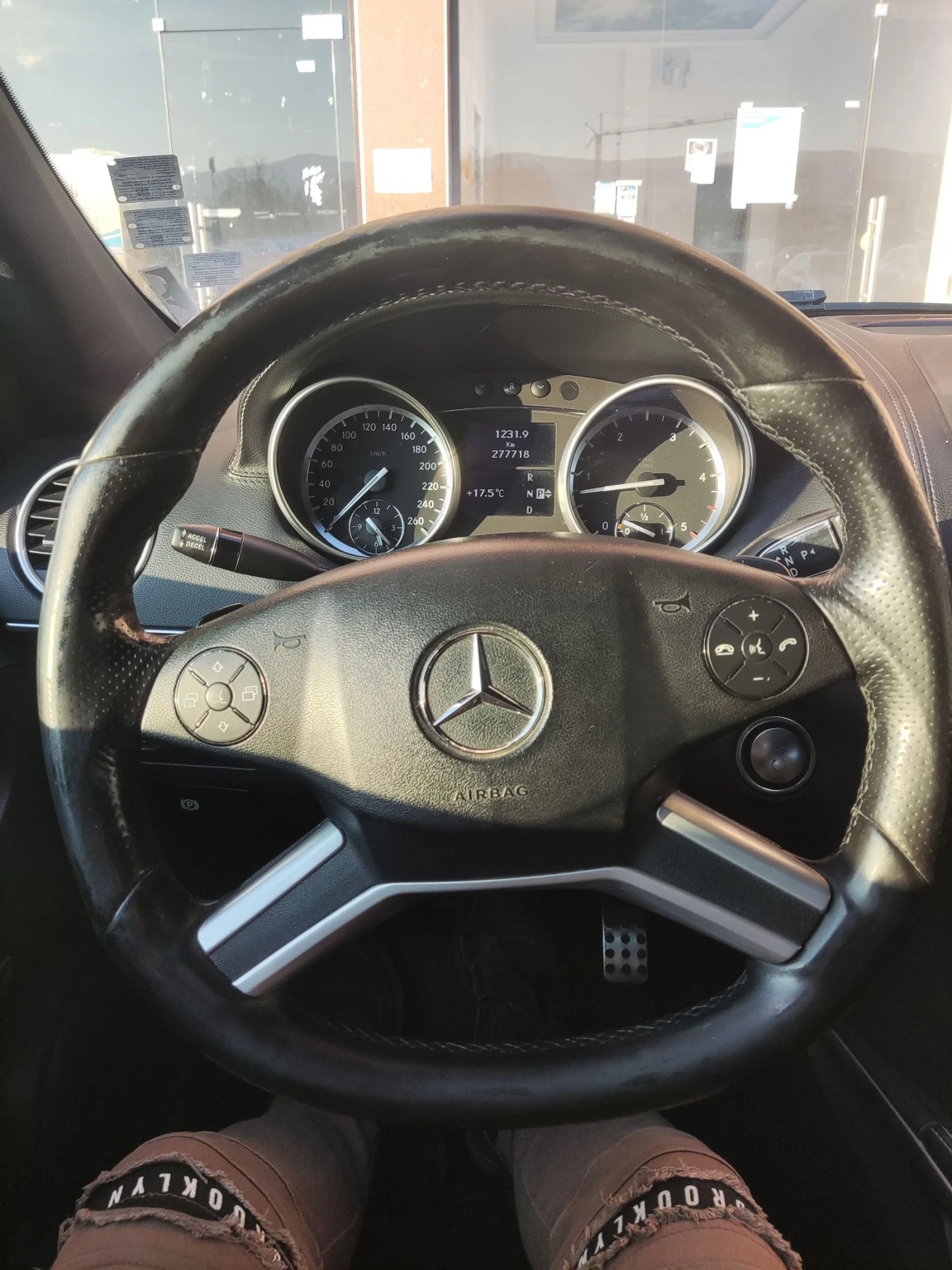 Mercedes-Benz ML 350  На пружини Фейслиф Grand edition bi ksenon , снимка 10 - Автомобили и джипове - 54056689