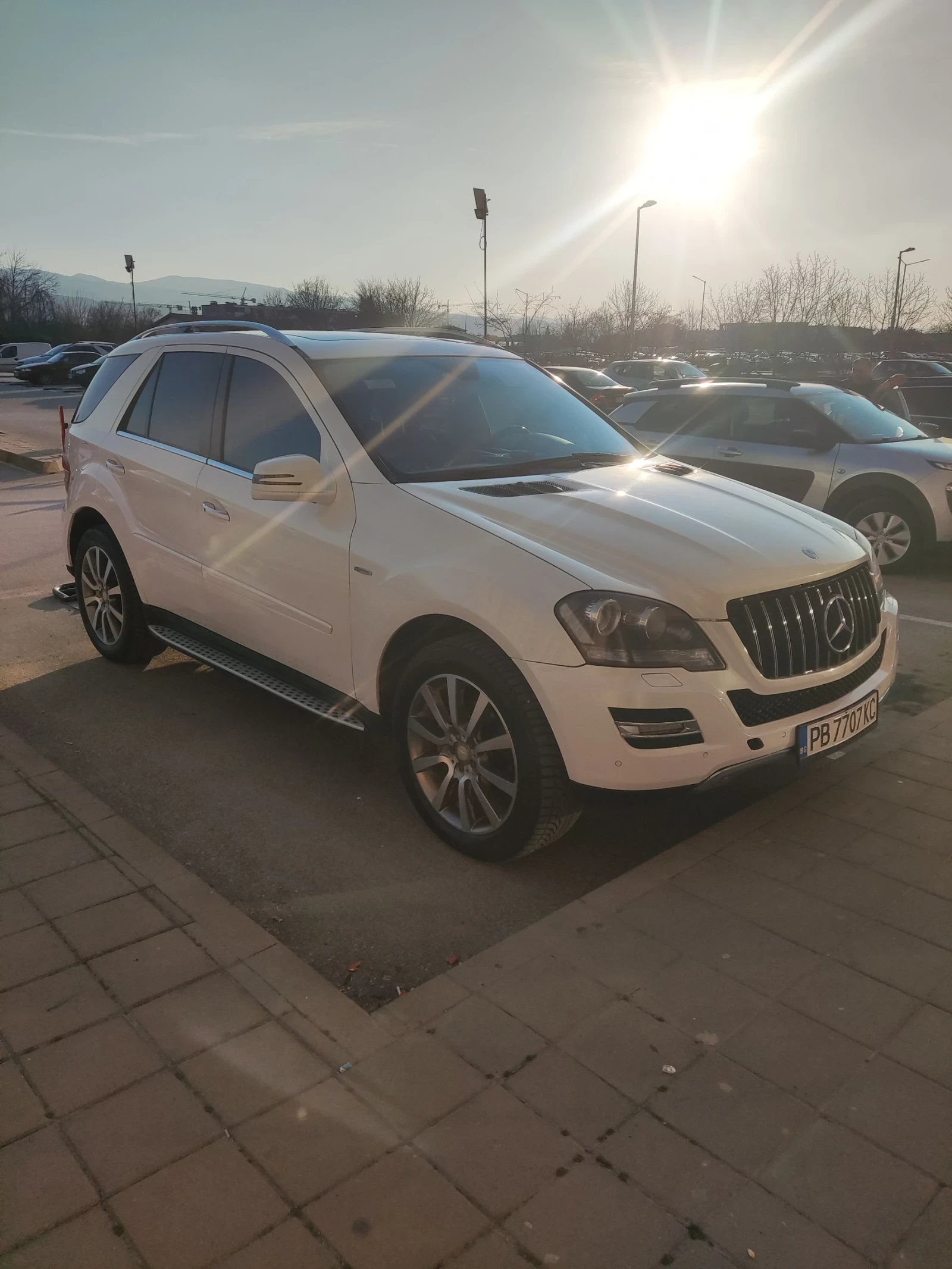 Mercedes-Benz ML 350  На пружини Фейслиф Grand edition bi ksenon , снимка 2 - Автомобили и джипове - 54056689