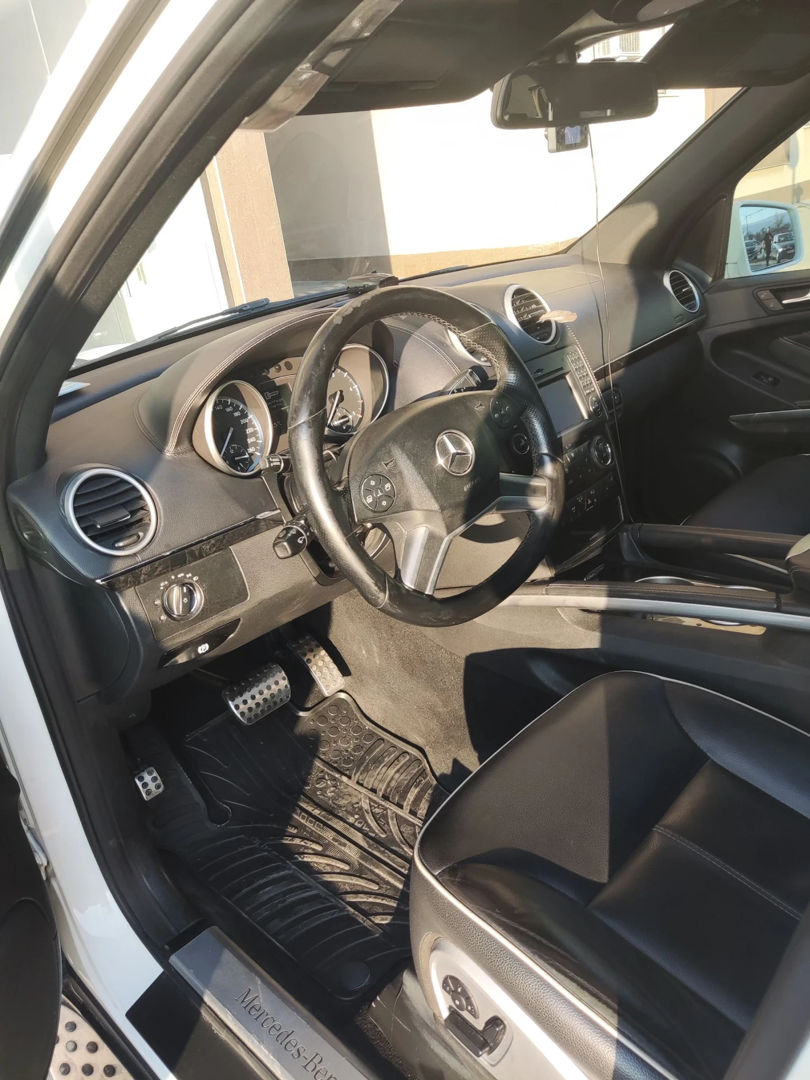 Mercedes-Benz ML 350  На пружини Фейслиф Grand edition bi ksenon , снимка 9 - Автомобили и джипове - 54056689