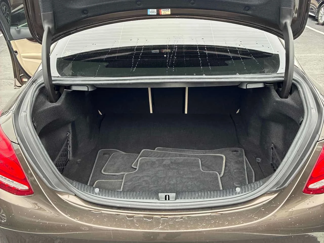 Mercedes-Benz C 300 CARFAX, снимка 13 - Автомобили и джипове - 54097457