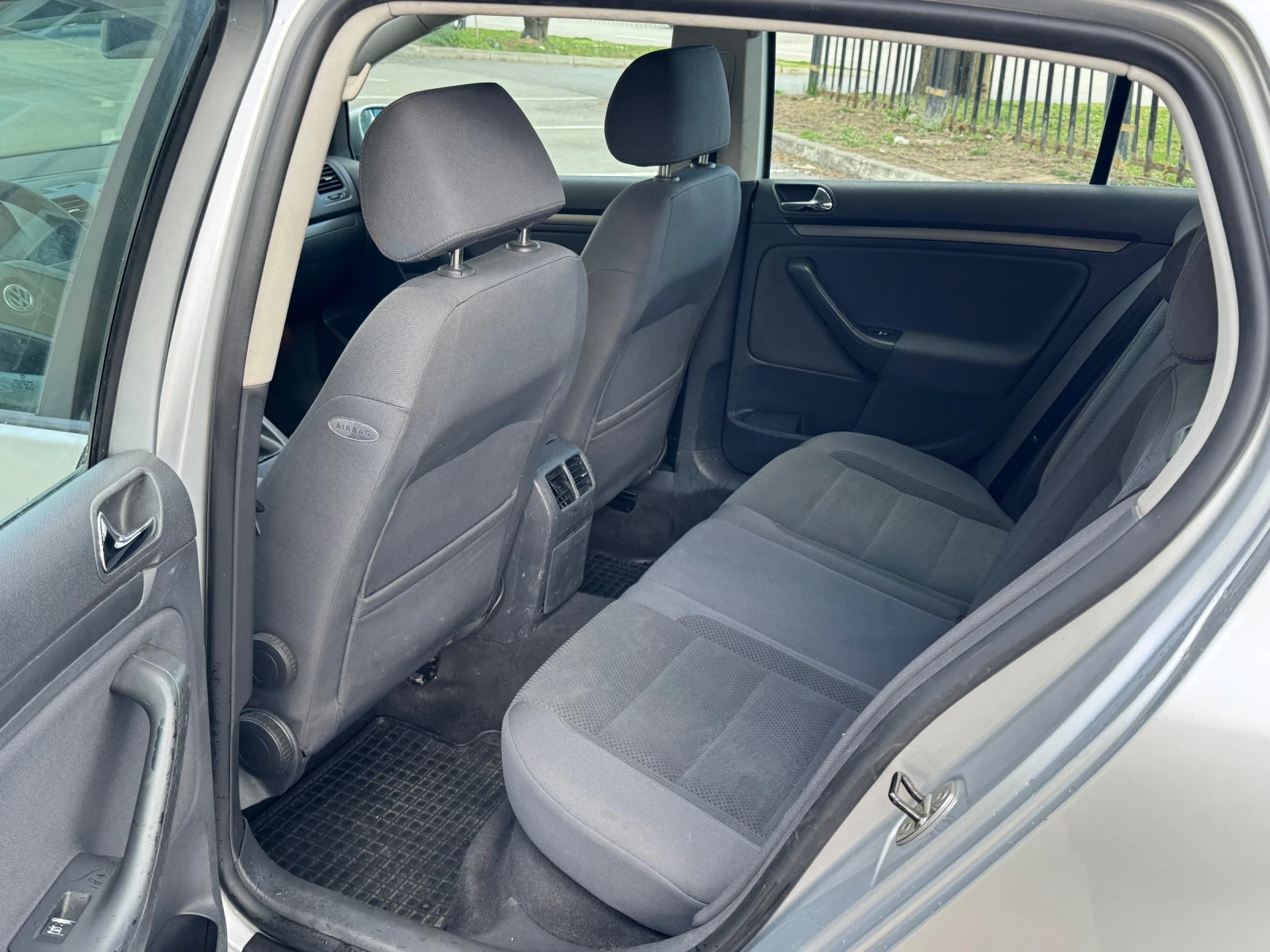 VW Golf, снимка 9 - Автомобили и джипове - 54151346