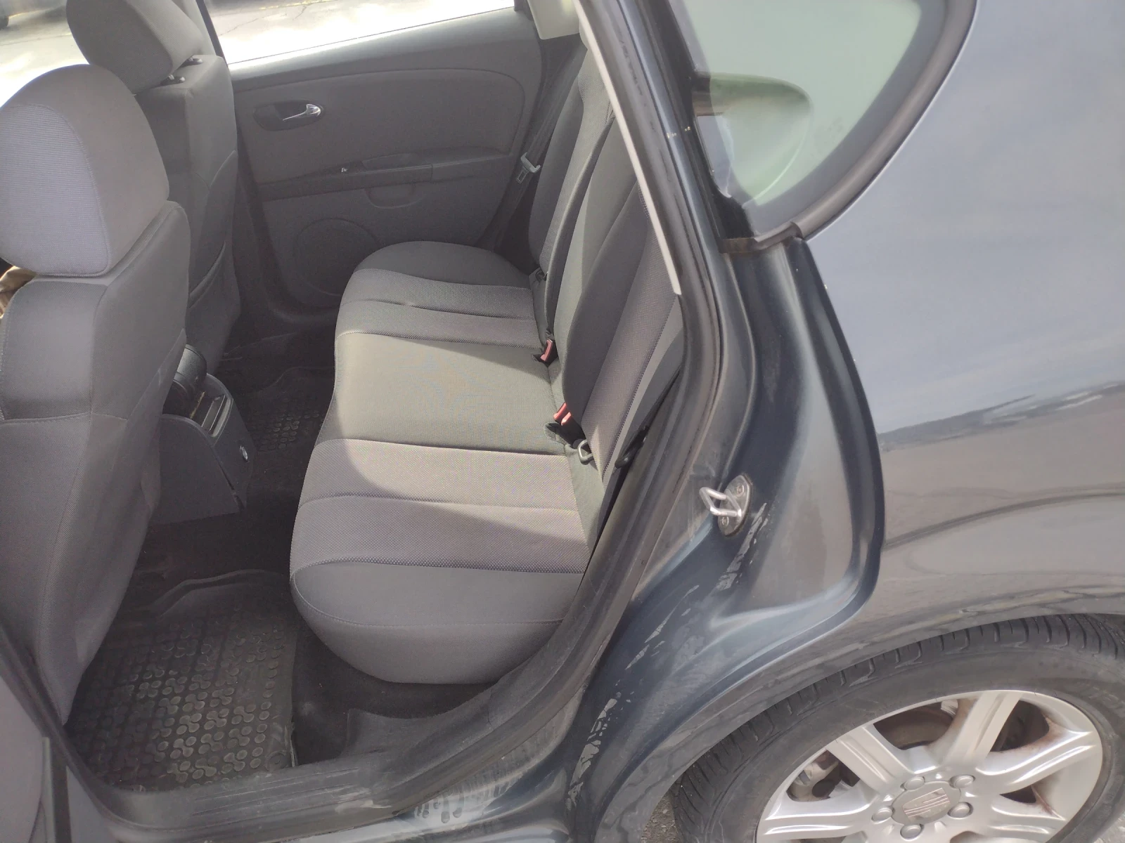 Seat Leon, снимка 10 - Автомобили и джипове - 54621040