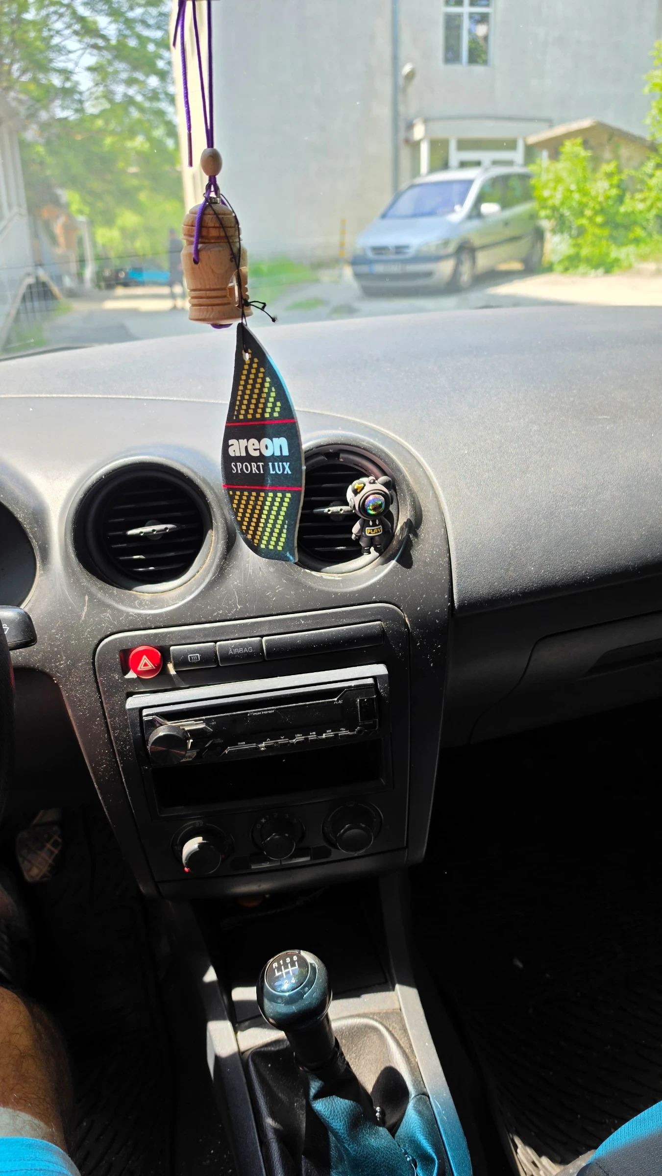 Seat Ibiza 1.2бензин, снимка 2 - Автомобили и джипове - 54804049