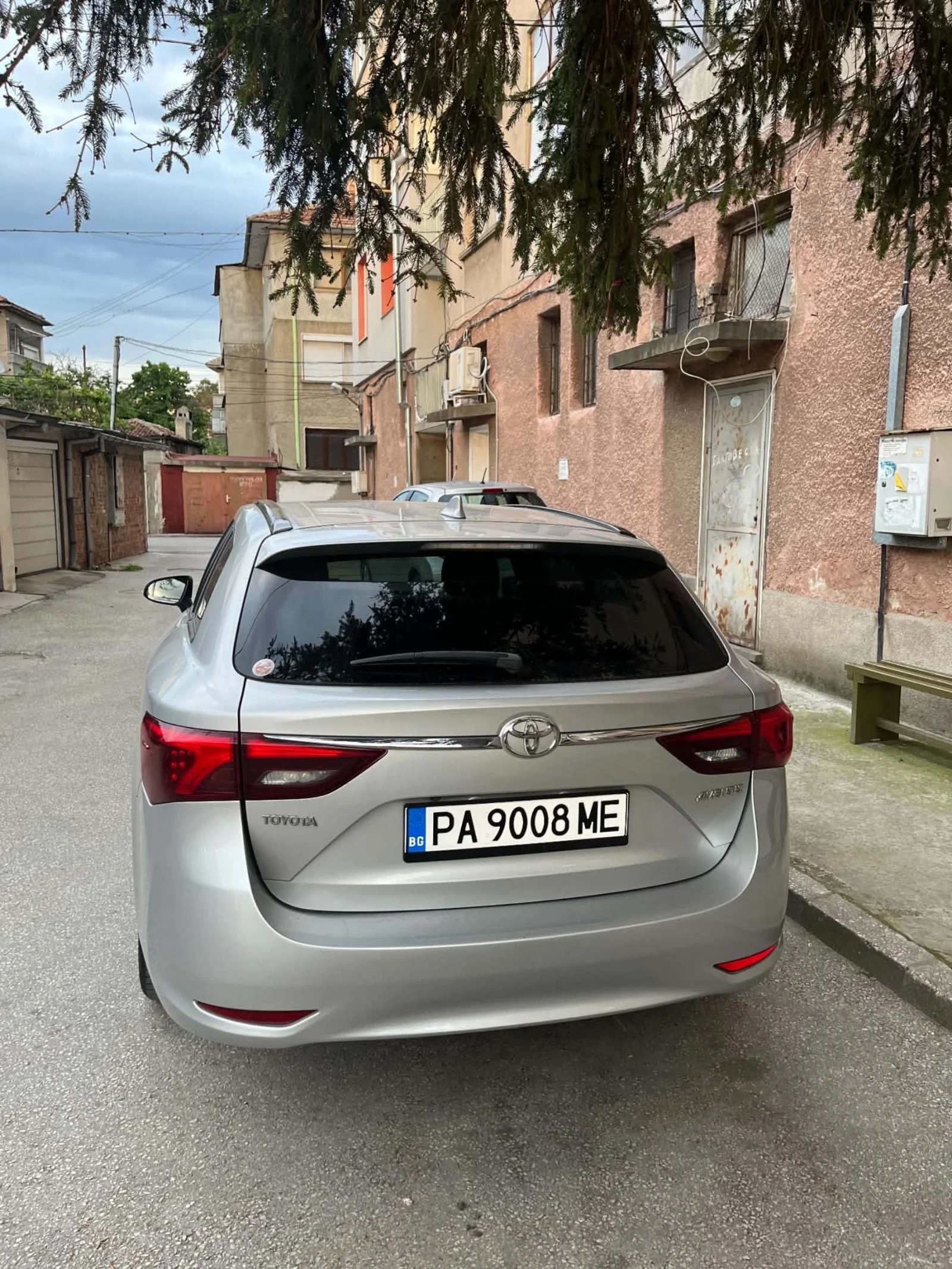 Toyota Avensis Touring Sports, снимка 12 - Автомобили и джипове - 55093094