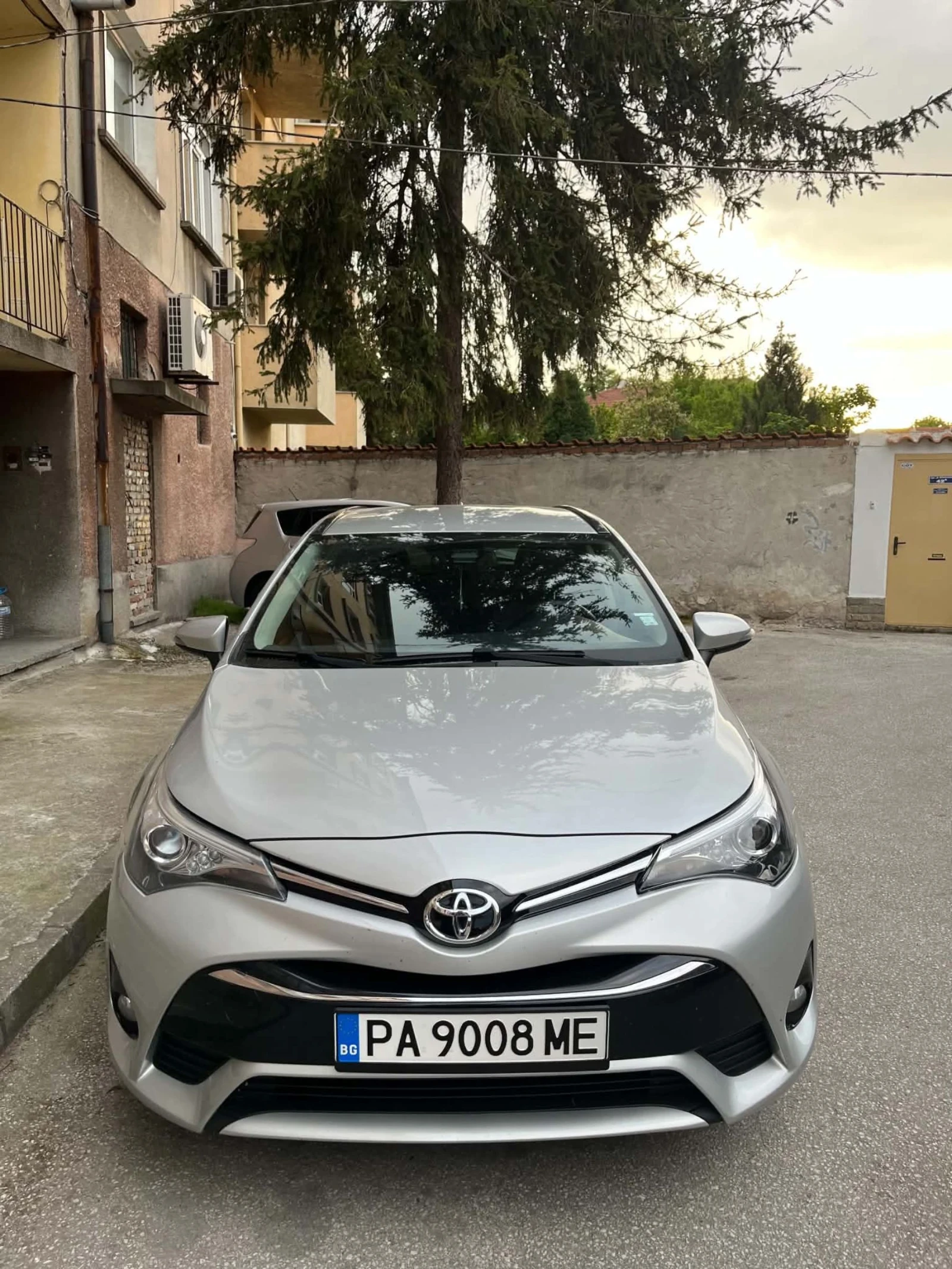 Toyota Avensis Touring Sports, снимка 11 - Автомобили и джипове - 55093094