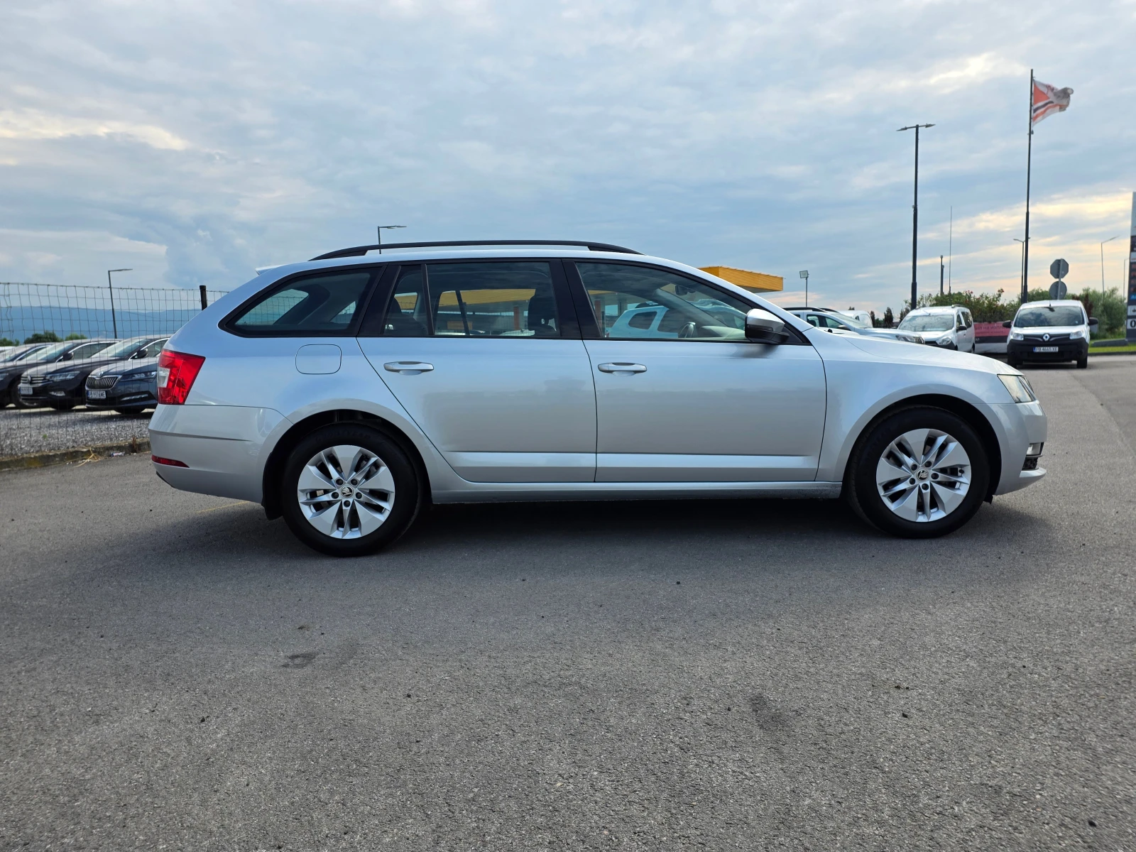 Skoda Octavia 2.0 TDI А/Т-150кс, снимка 6 - Автомобили и джипове - 55136090