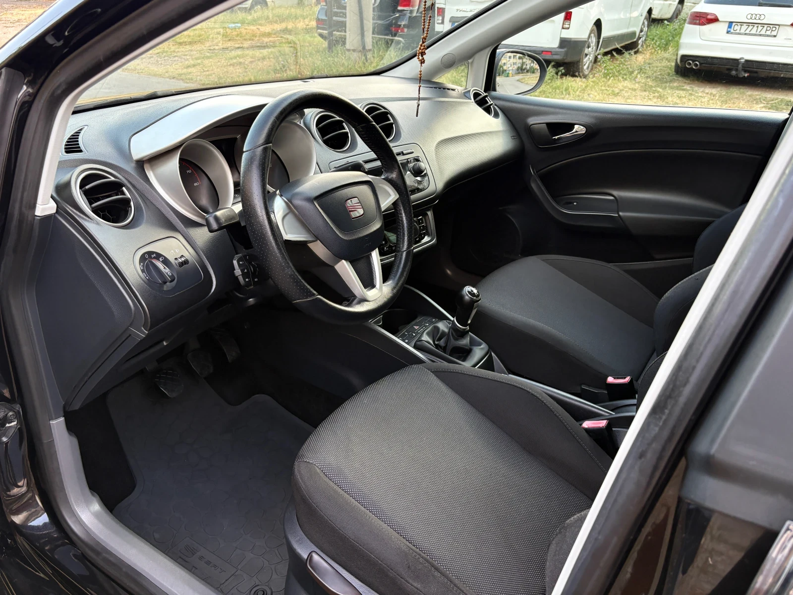 Seat Ibiza 1.4i LIMITED# Климатроник#, снимка 7 - Автомобили и джипове - 55735891