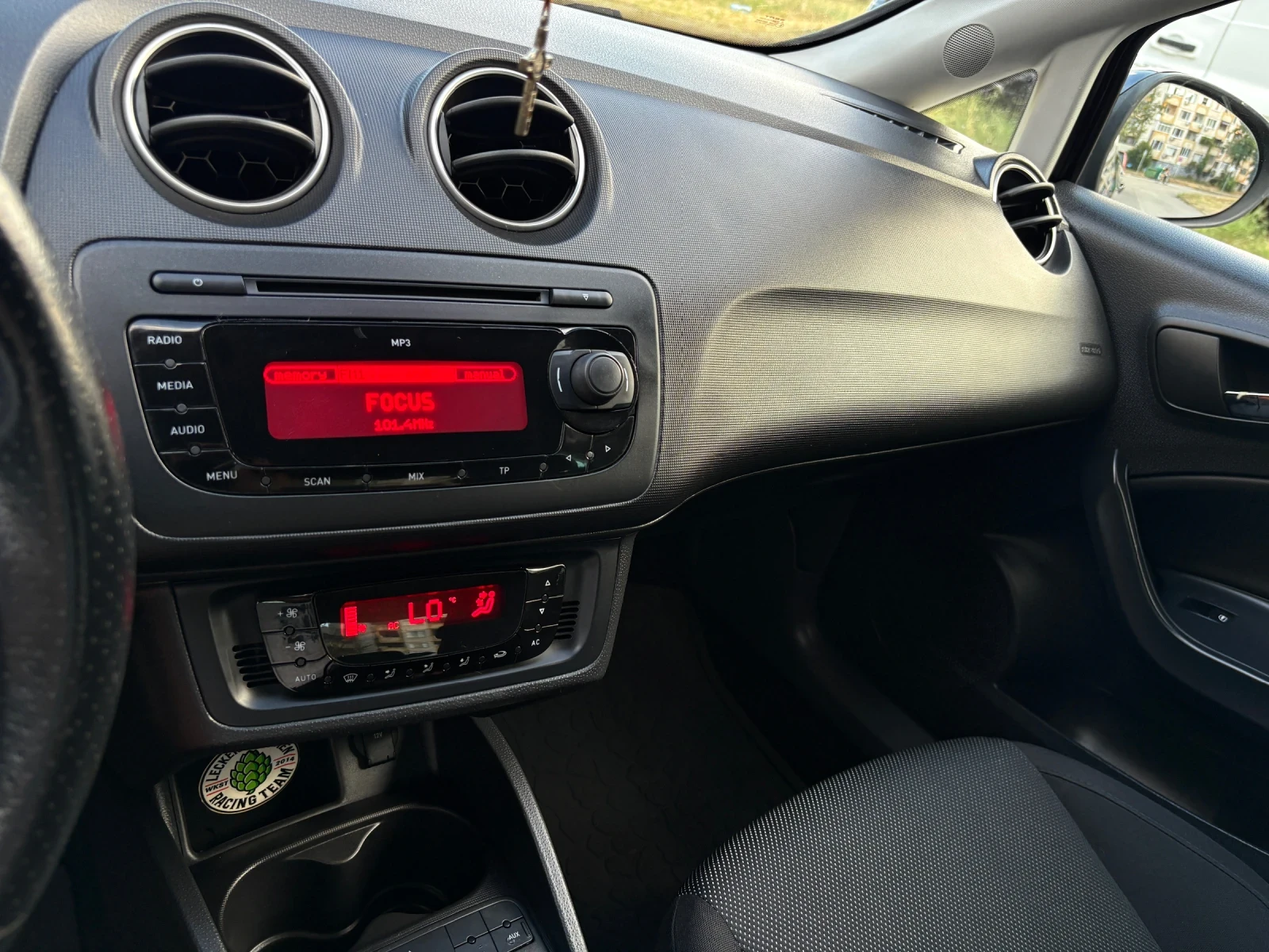 Seat Ibiza 1.4i LIMITED# Климатроник#, снимка 12 - Автомобили и джипове - 55735891