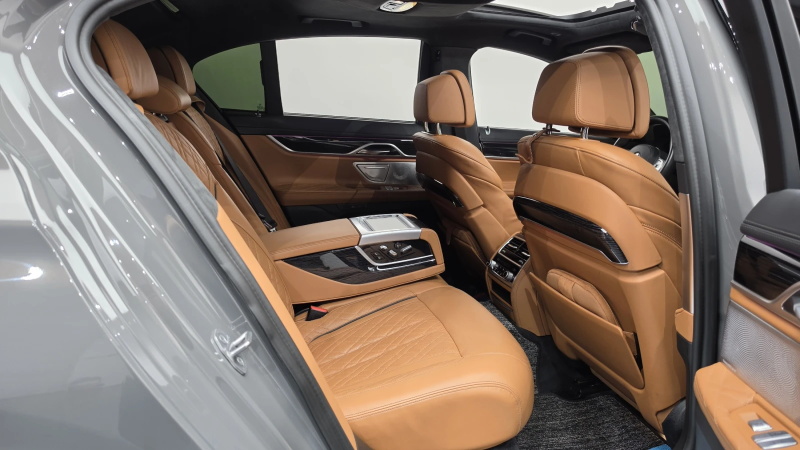 BMW 740 i ' M PKG ' DISTRONIC ' HUD ' MASS, снимка 11 - Автомобили и джипове - 55902726