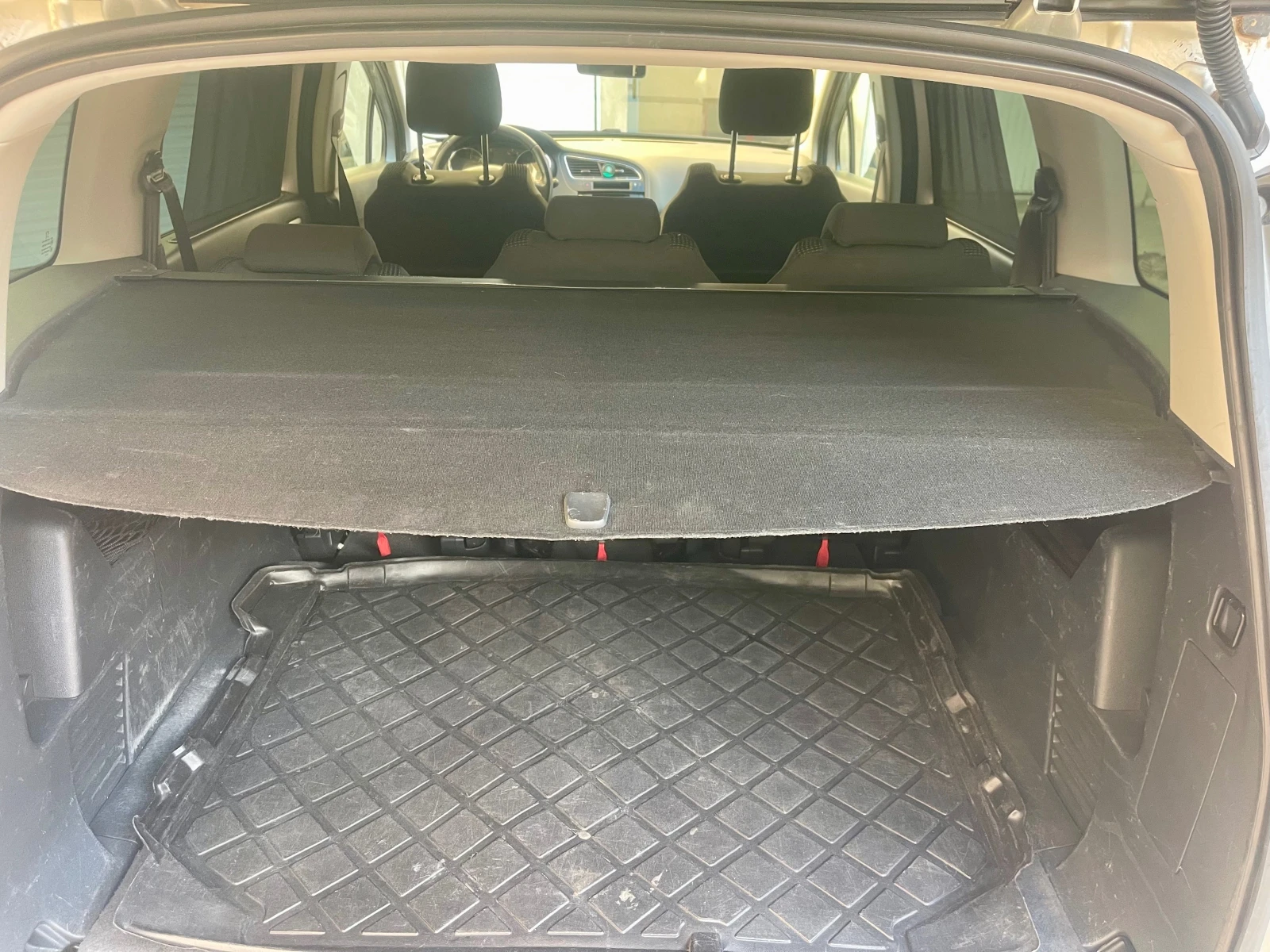 Peugeot 5008 1.6BlueHDi, Facelift, снимка 9 - Автомобили и джипове - 56275289