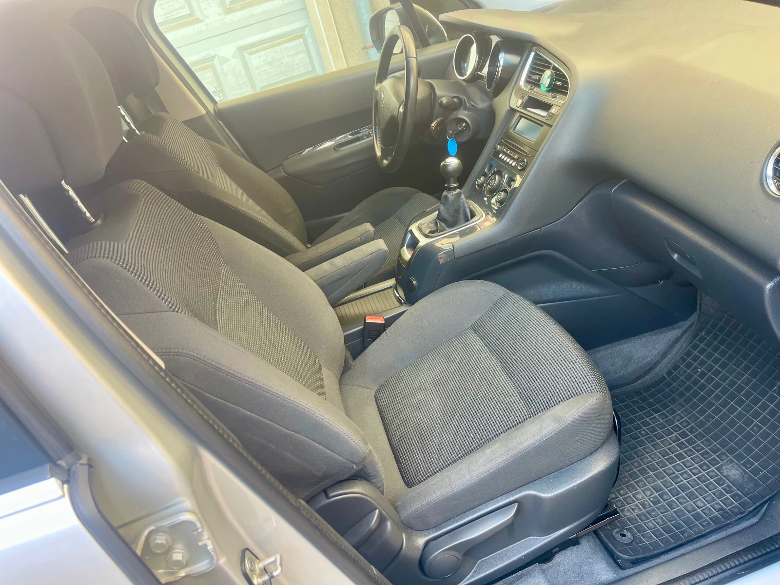 Peugeot 5008 1.6BlueHDi, Facelift, снимка 10 - Автомобили и джипове - 56275289