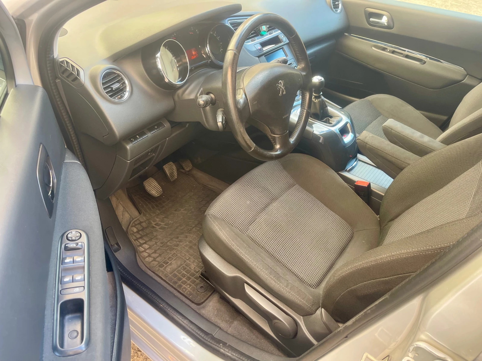 Peugeot 5008 1.6BlueHDi, Facelift, снимка 6 - Автомобили и джипове - 56275289