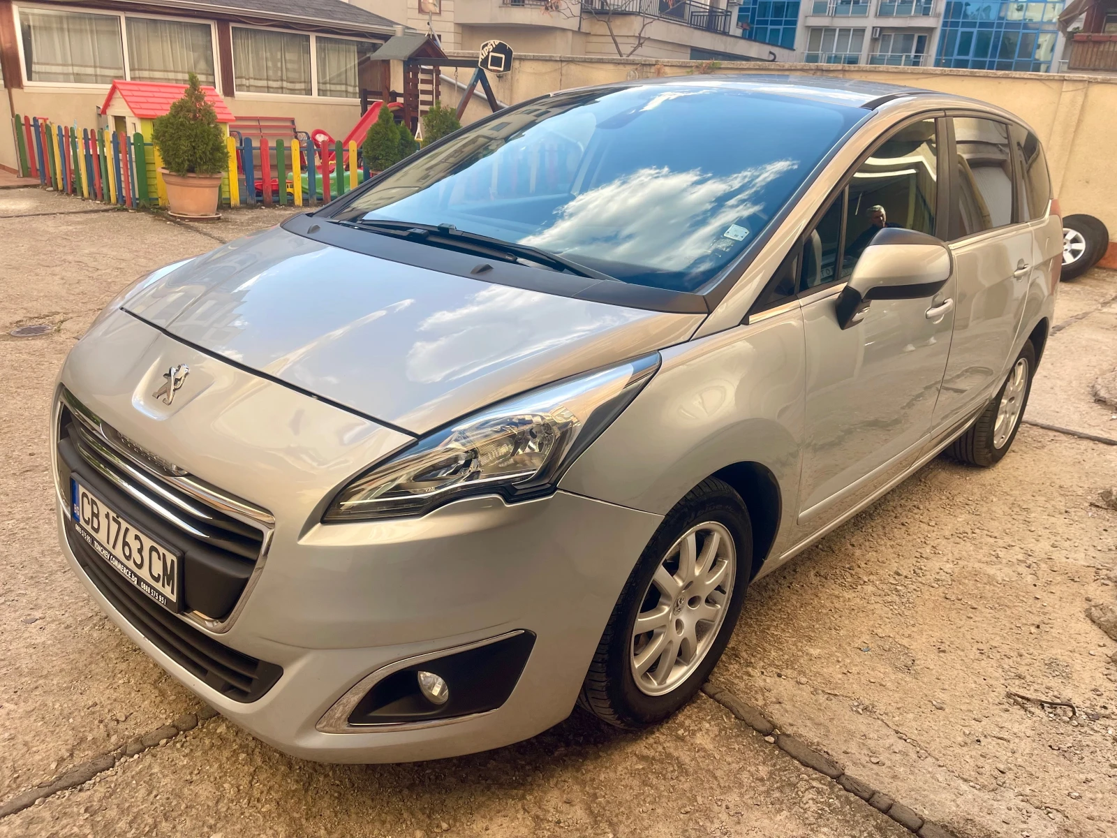 Peugeot 5008 1.6BlueHDi, Facelift, снимка 2 - Автомобили и джипове - 56275289