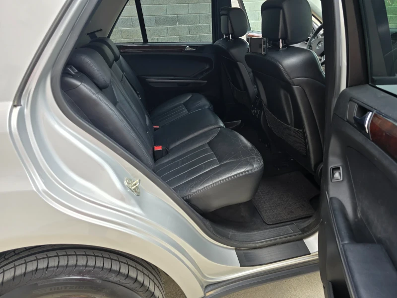 Mercedes-Benz ML 350 Газ/Пружини/7-Gitronik/Напълно ОБСЛУЖЕН!, снимка 10 - Автомобили и джипове - 50116034
