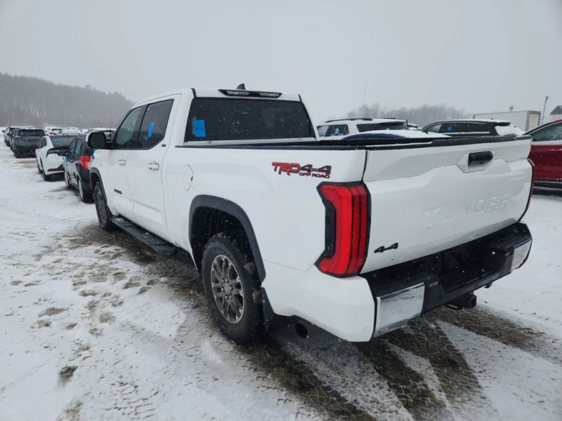 Toyota Tundra * SR5 CREW CAB STD BED * CARFAX * БЕЗ ПЪРВОНАЧАЛНА, снимка 4 - Автомобили и джипове - 52874451