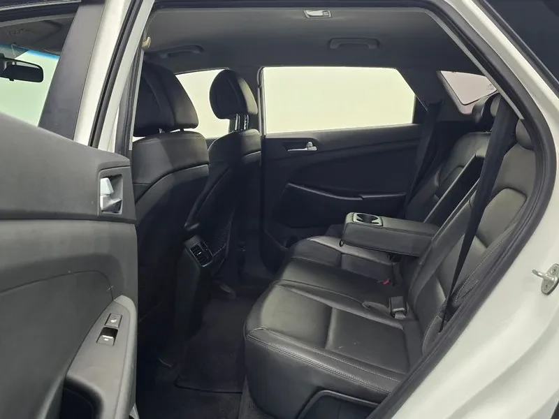Hyundai Tucson 2.0 - САМО 30% АВАНС, снимка 12 - Автомобили и джипове - 56065936