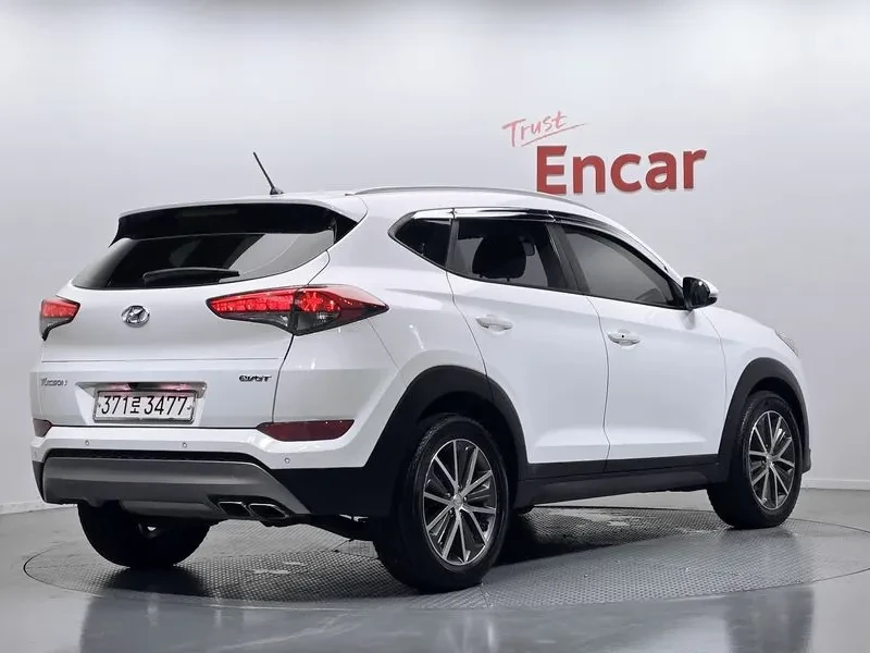 Hyundai Tucson 2.0 - САМО 30% АВАНС, снимка 2 - Автомобили и джипове - 56065936