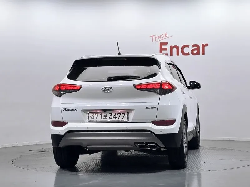 Hyundai Tucson 2.0 - САМО 30% АВАНС, снимка 4 - Автомобили и джипове - 56065936