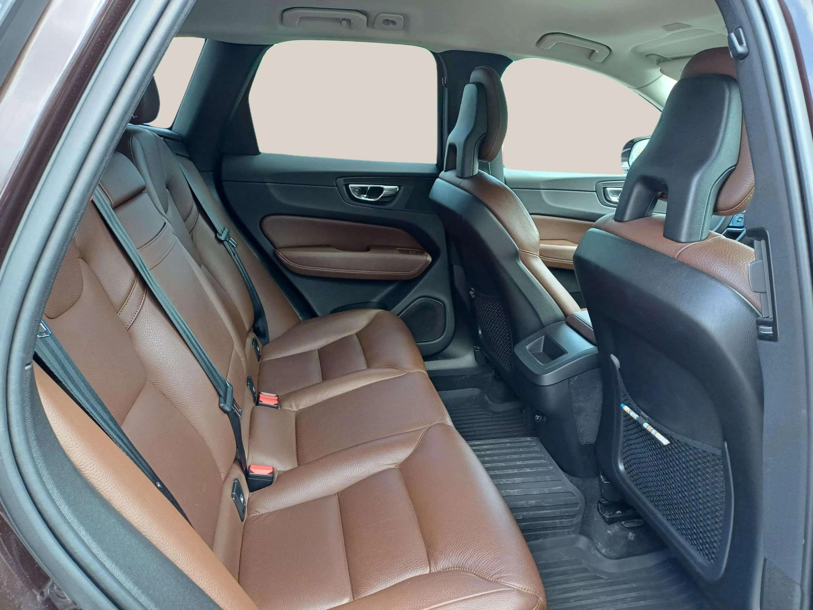 Volvo XC60 2.0 D5 - изображение 10